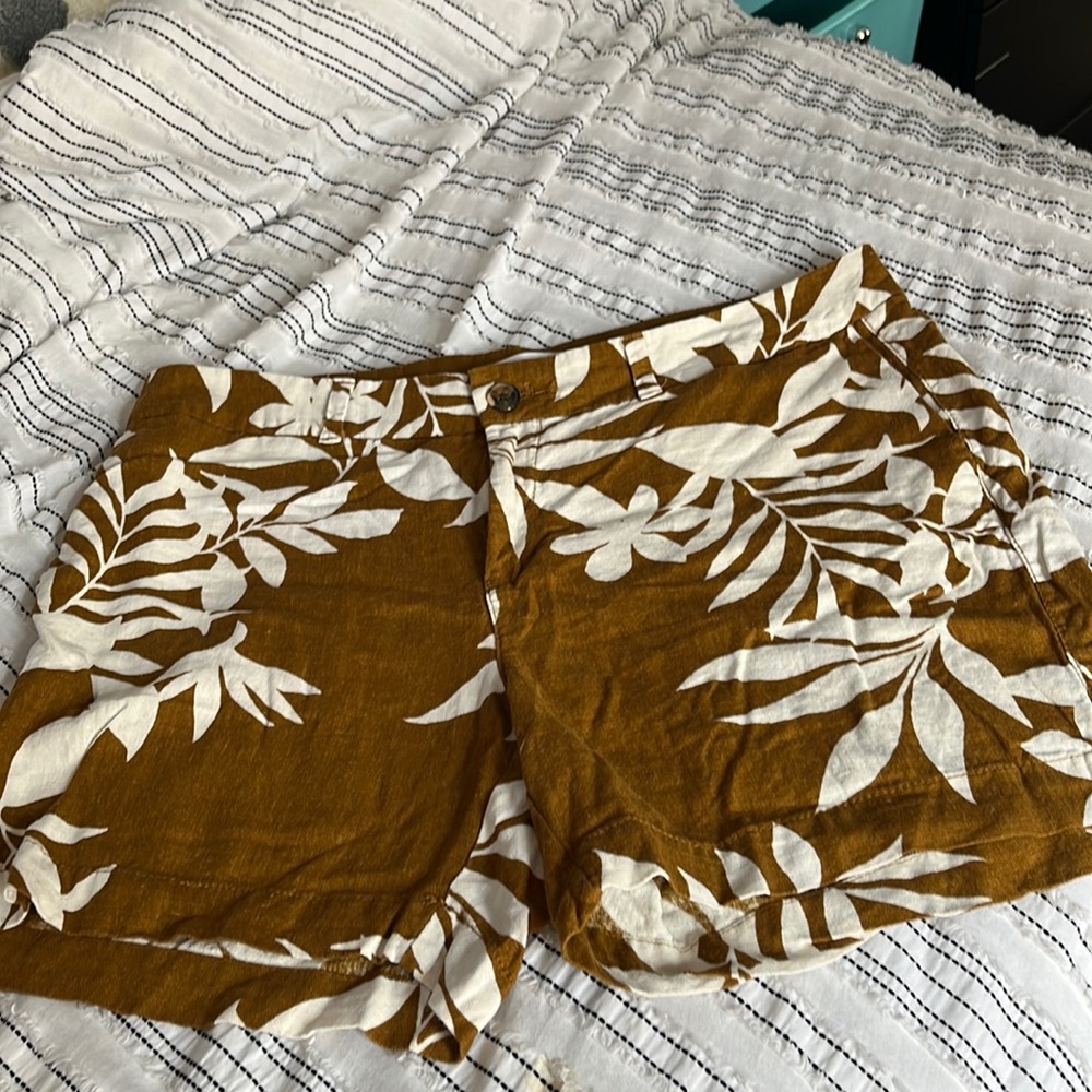 Woman’s printed shorts